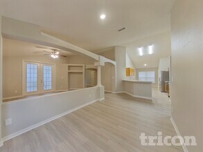 1067 Stoneham Dr in Groveland, FL - Building Photo - Building Photo