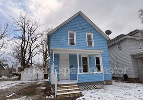 425 Greenlawn Ave in Fort Wayne, IN - Building Photo