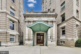 2022 Columbia Rd NW in Washington, DC - Building Photo - Building Photo