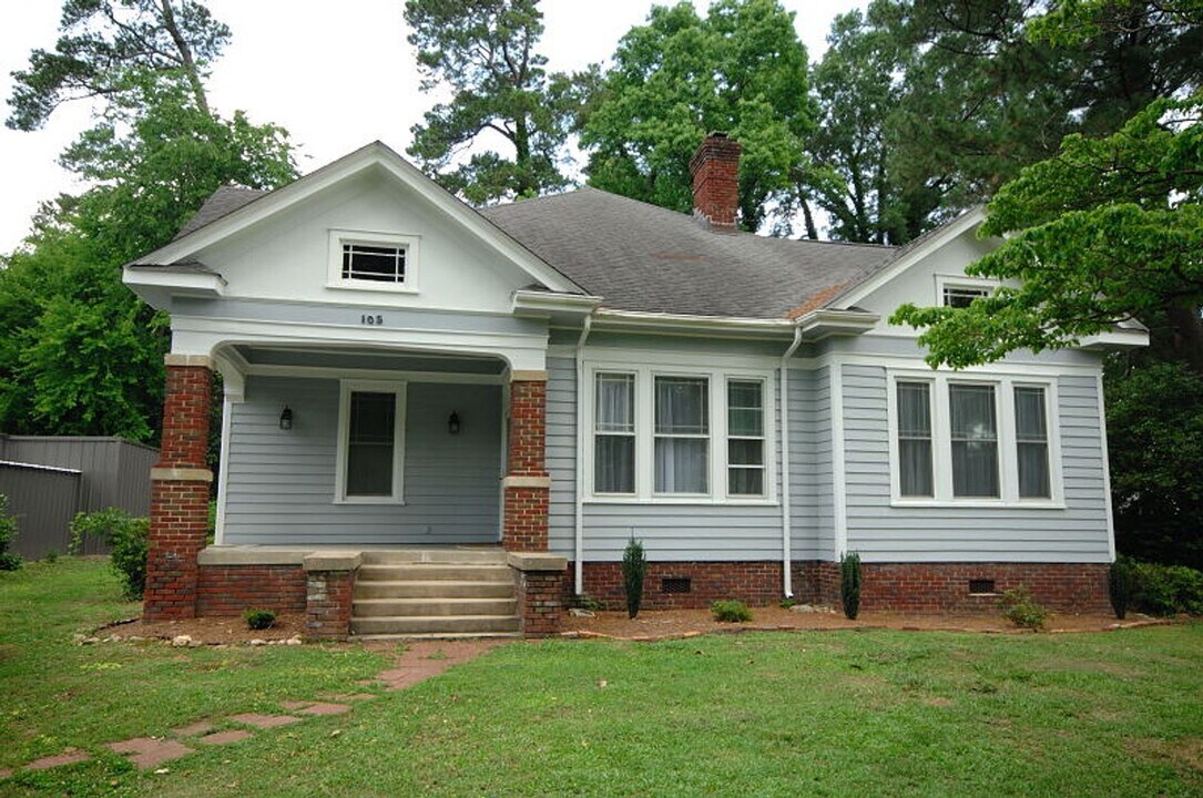 105 S Pineview Ave in Goldsboro, NC - Building Photo