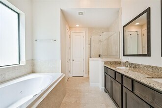 2526 Chenevert St in Houston, TX - Building Photo - Building Photo
