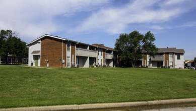 Glenwood Senior Apartments in Tulsa, OK - Building Photo - Building Photo