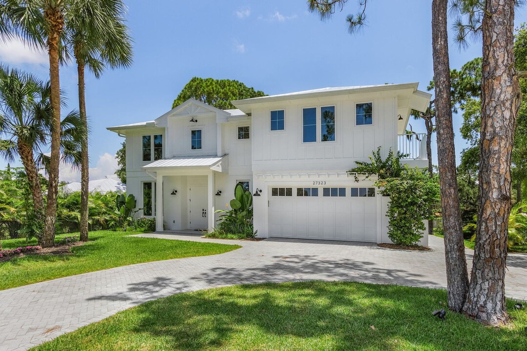 27323 Elwood Dr in Bonita Springs, FL - Foto de edificio