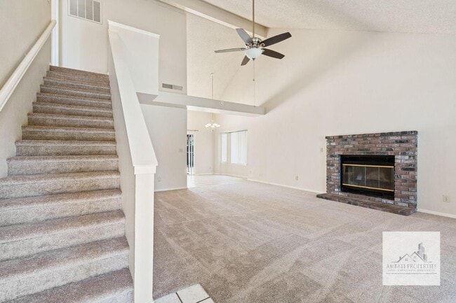 8840 N Barton Ave in Fresno, CA - Building Photo - Building Photo