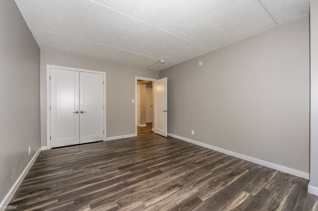 70 Pearl St-Unit -1-602 in Brookline, MA - Building Photo