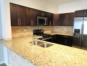 144 Harvest Gate Rd in Lake In The Hills, IL - Building Photo - Building Photo