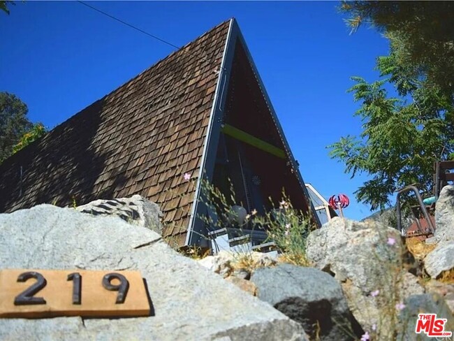 219 Pine Canyon Rd in Frazier Park, CA - Building Photo - Building Photo