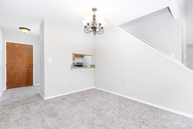 25 Stanley St in West Hartford, CT - Building Photo - Building Photo