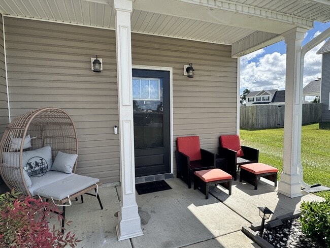 407 Cattle Ranch Ln in Jacksonville, NC - Building Photo - Building Photo