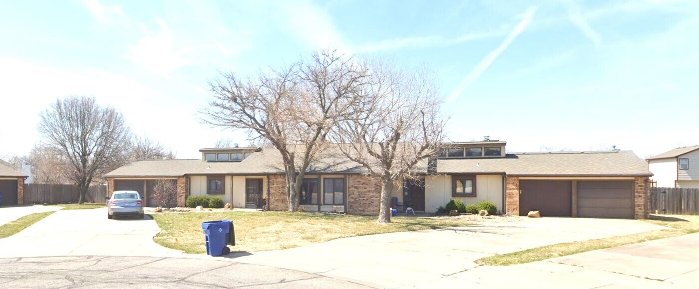 3029 N Longfellow Ct in Wichita, KS - Building Photo