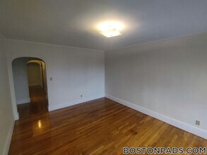 349 Pleasant St in Malden, MA - Building Photo - Building Photo