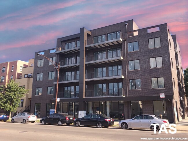 2534 W Fullerton Ave, Unit 503