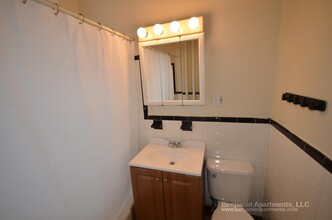 210 Winthrop Rd, Unit 38 in Brookline, MA - Building Photo - Building Photo