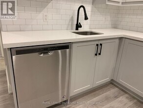 230 Gainsborough Rd in Toronto, ON - Building Photo - Building Photo