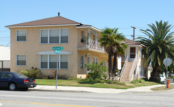 1314 W Burbank Blvd in Burbank, CA - Building Photo - Building Photo