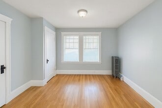 183 Willis Ave, Unit 2 in Medford, MA - Foto de edificio - Building Photo