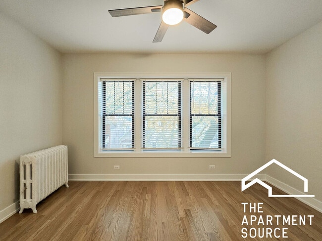 4954 N Oakley Ave, Unit 4957-3