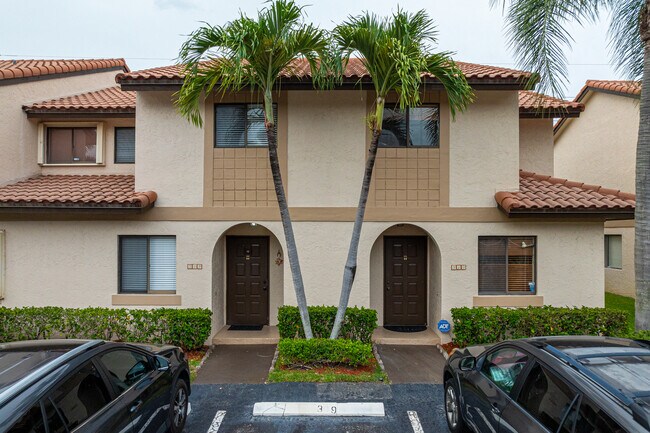 Las Brisas of Boca Condominiums in Boca Raton, FL - Building Photo - Building Photo
