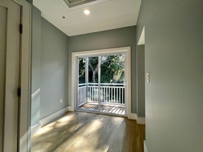 9 University Rd, Unit 3 in Brookline, MA - Building Photo - Building Photo