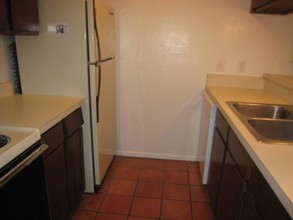 6011 Danbury Ln-Unit -206 in Dallas, TX - Building Photo - Building Photo