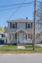 611 Cramer Ave in Rotterdam, NY - Building Photo - Building Photo