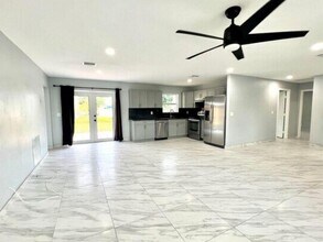 1228 Victoria Dr in West Palm Beach, FL - Building Photo - Building Photo