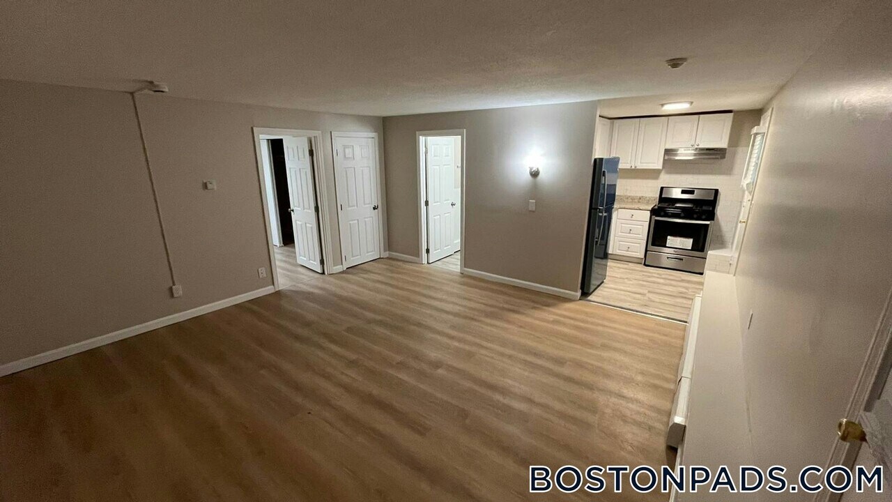 3 Henry Terrace in Worcester, MA - Building Photo