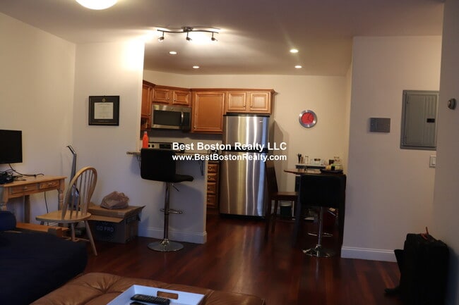 50 Craigie St, Unit 12 in Somerville, MA - Building Photo - Building Photo