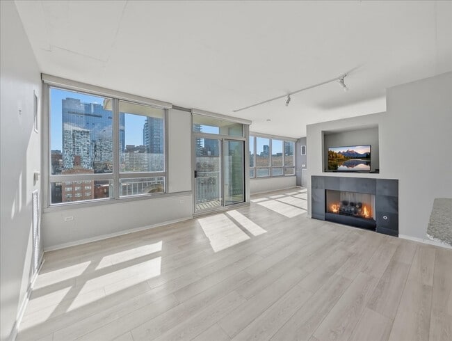701 S Wells St, Unit #  01002 in Chicago, IL - Foto de edificio - Building Photo