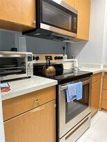 665 NE 83rd Terrace, Unit 115 in Miami, FL - Building Photo