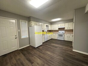1013 Wright St in Jacksonville, AR - Building Photo - Building Photo