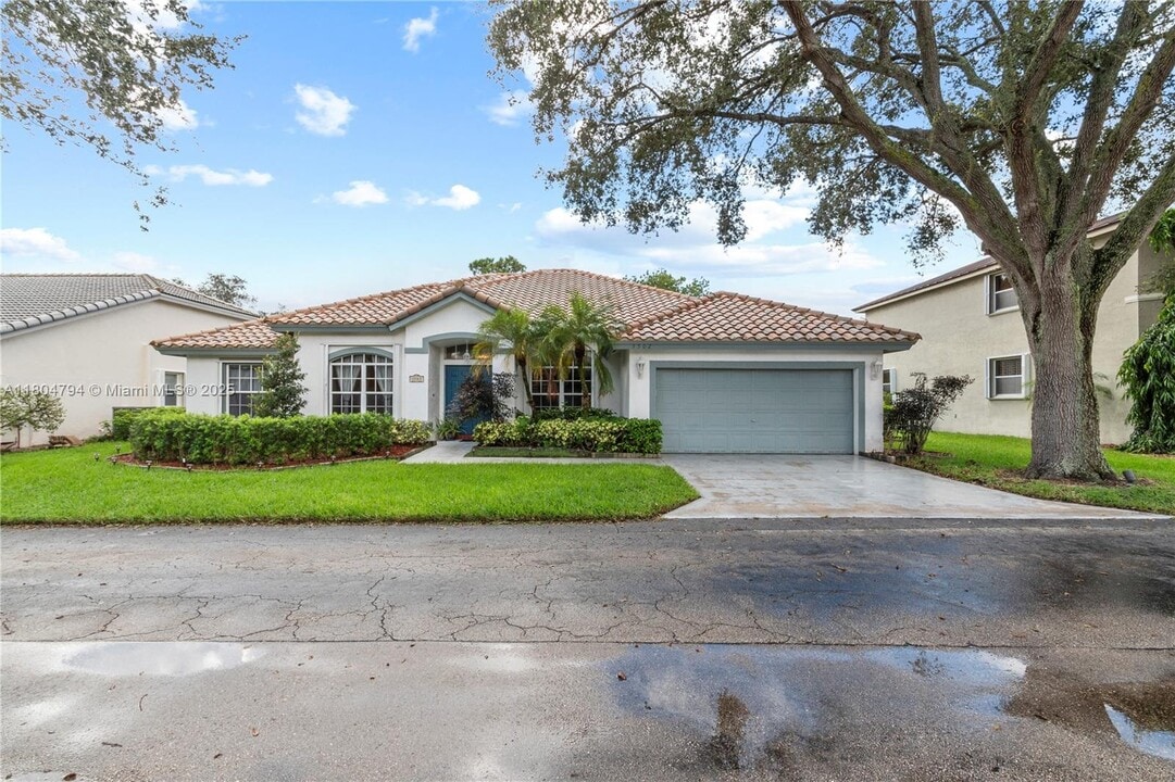 3502 Dunes Vista Dr in Pompano Beach, FL - Building Photo