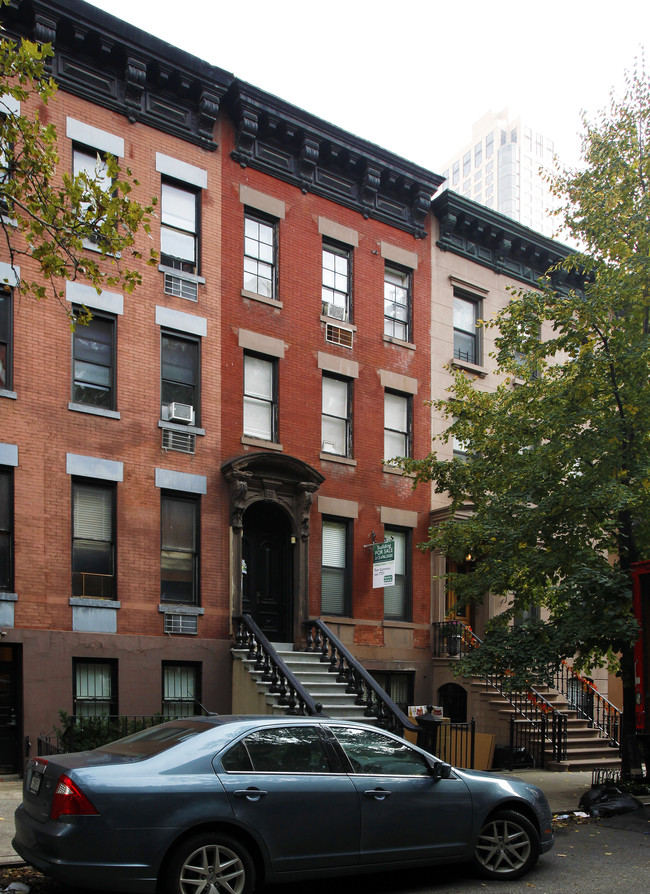 Manor 82 in New York, NY - Foto de edificio - Building Photo