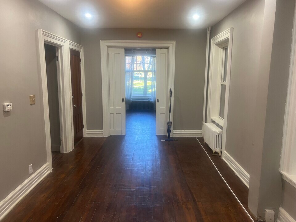 520 Madison Ave, Unit 1 in Albany, NY - Building Photo