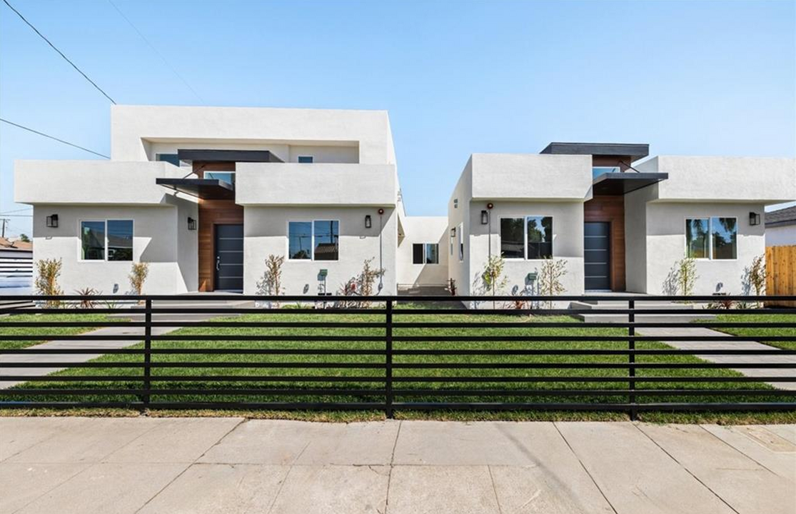 947 W Magnolia St in Compton, CA - Building Photo