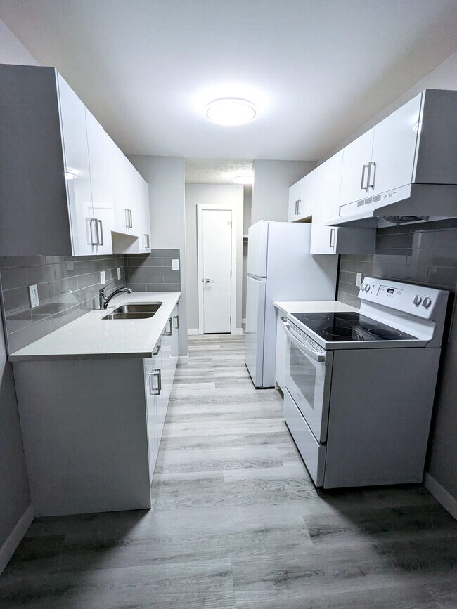 property at 5203-152 52 St