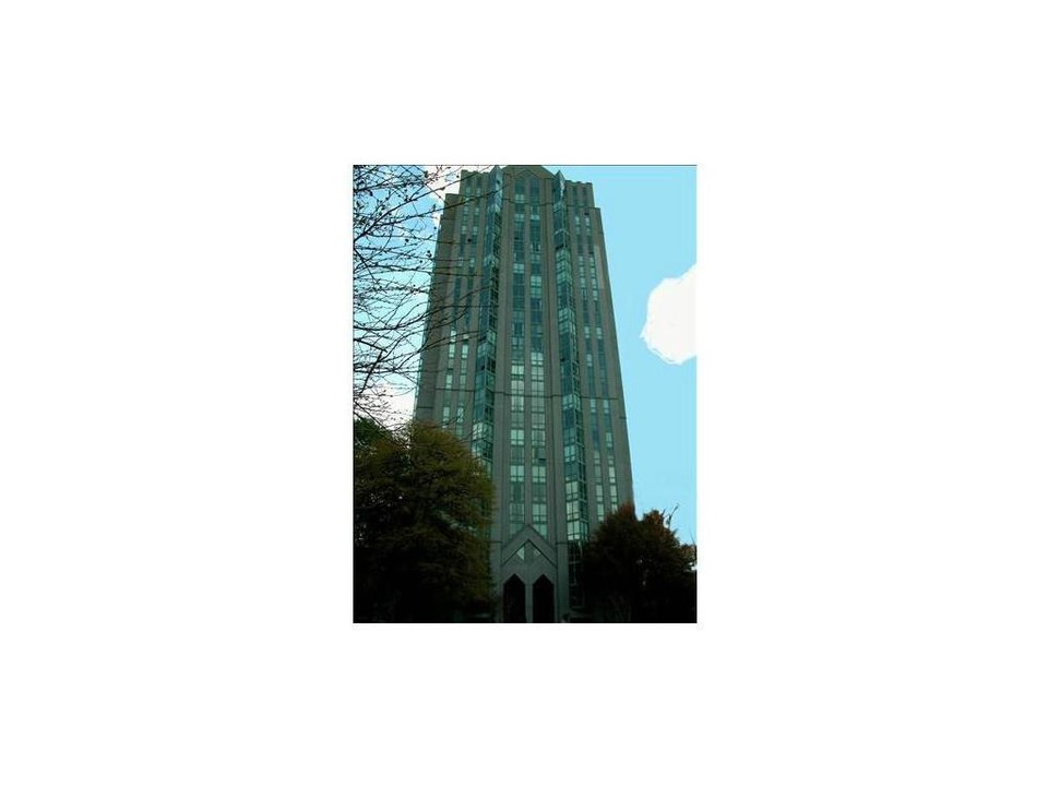 2870 Pharr Ct S Northwest-Unit -Unit 1604 in Atlanta, GA - Building Photo