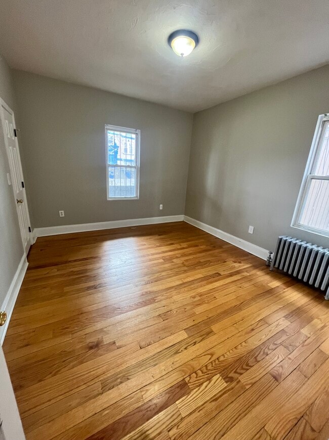 46 Wildwood St, Unit 1 in Boston, MA - Foto de edificio - Building Photo