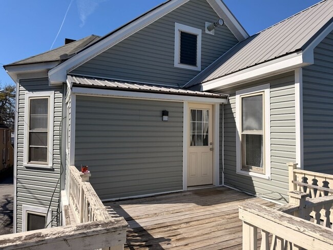 136 S 4th St in Chambersburg, PA - Building Photo - Building Photo