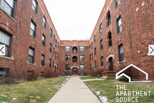 2890 N Clark St, Unit 1 in Chicago, IL - Building Photo