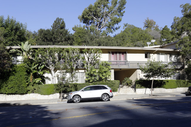 855 Moraga Dr in Los Angeles, CA - Building Photo - Building Photo