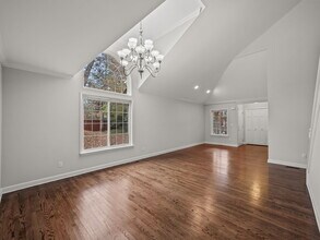 508 James Cir, Unit 38 in Royal Oak, MI - Foto de edificio - Building Photo