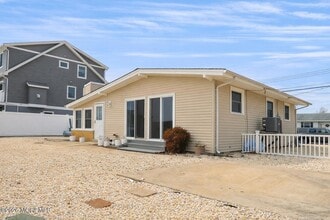 825 Leeward Dr in Forked River, NJ - Building Photo - Building Photo