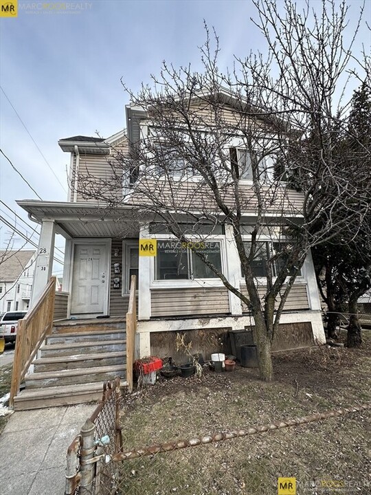 30 Linden St in Boston, MA - Building Photo