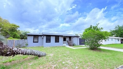 2252 Danforth Ave in Deltona, FL - Building Photo - Building Photo