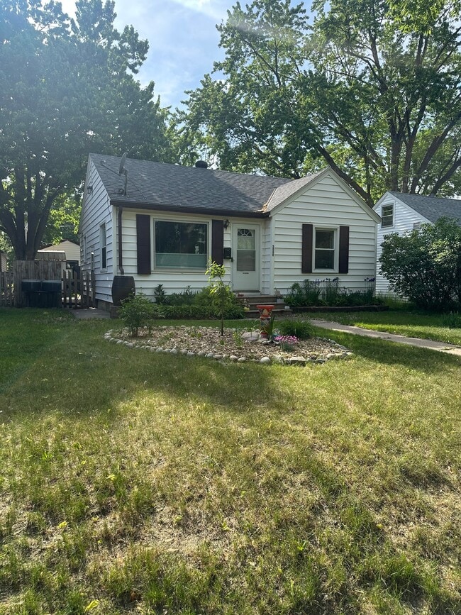 property at 5049 N Washburn Ave