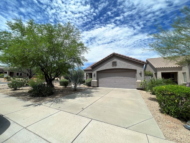 15704 E Yucca Dr in Fountain Hills, AZ - Foto de edificio - Building Photo