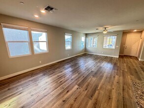 1106 Belton Lake Ave in North Las Vegas, NV - Building Photo - Building Photo