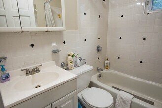 1 Torpie St, Unit 2 in Boston, MA - Foto de edificio - Building Photo