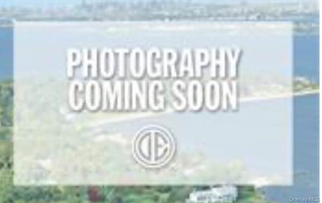 property at 362 W Merrick Rd